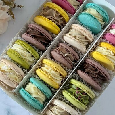 15 макарон ассорти в Кондитерская Конфетка Питер по цене 2950 ₽