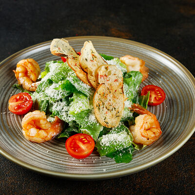 Салат Цезарь с Креветками в Shemodi Шемоди по цене 690 ₽