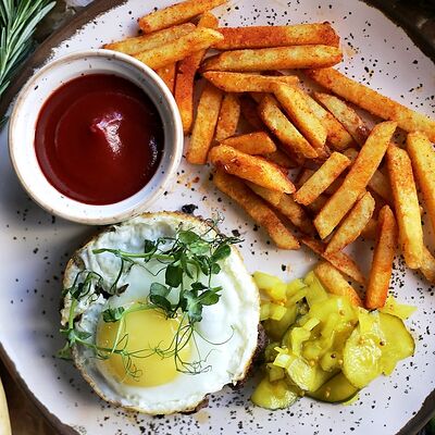 Бифштекс с картофелем фри в LOFT по цене 600 ₽