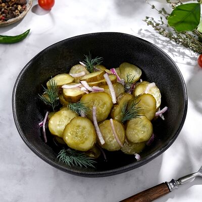 Маринованные огурцы с луком в Петрушка по цене 288 ₽