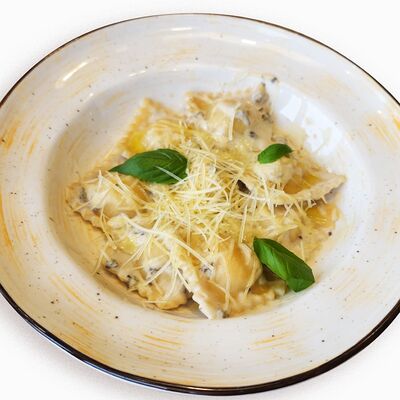 Равиоли с цыплёнком в Мерано по цене 445 ₽