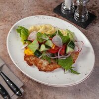 Куриный шницель с картофельным пюре в Преснявары Бар