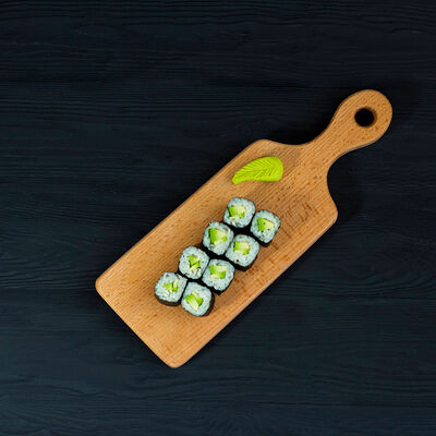 Маки с авокадо в Yomayo по цене 175 ₽