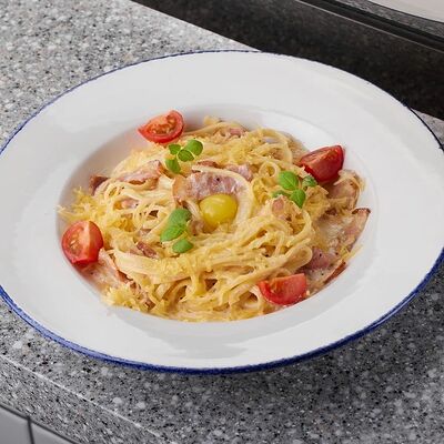 Паста карбонара в People по цене 540 ₽