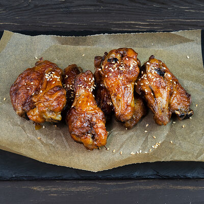 Медово-пикантные крылья в Леон по цене 490 ₽