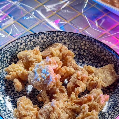 Куриный попкорн с соусом сладкий-чили в Gojira ramen по цене 540 ₽