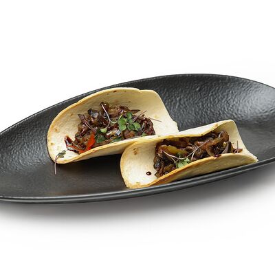 Тако с овощами в Chillis Bar по цене 500 ₽