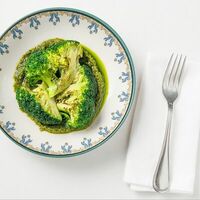 Брокколи на пару с соусом чимичурри в Arancino Restaurant