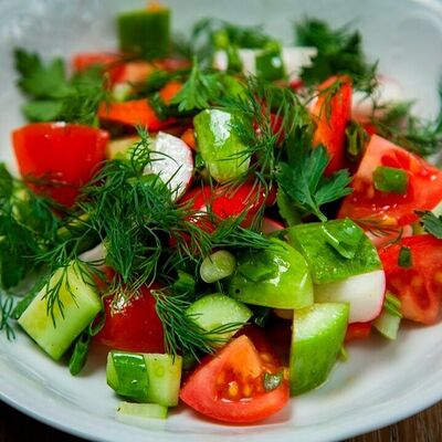 Овощной салат в Шашлычный СТАРЫЙ КРУГ по цене 300 ₽