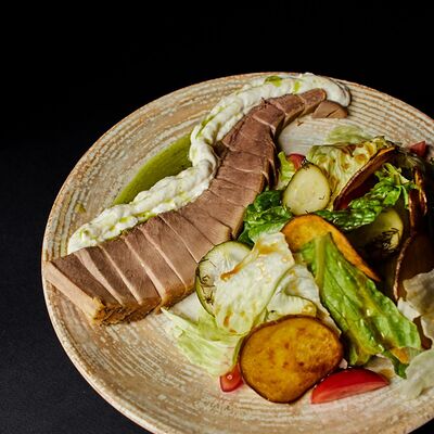 Салат с языком и аргентинскими огурцами в Koster по цене 930 ₽