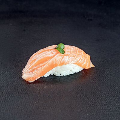 Суши Сяке в Kuma to Sakana по цене 165 ₽