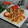 Донер на тарелке с курицей (фри) в Doner home по цене 475