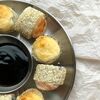 Запечённый ролл с копчёной курицей и авокадо в Da Sushi по цене 15