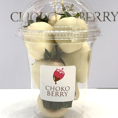 Клубника в белом шоколаде в Chokoberry по цене 1300 ₽