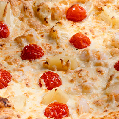 Хачапури с креветками и ананасами в Хачапури Марико по цене 835 ₽