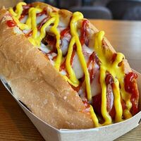 Хот-дог с сосиской в Chilli grilli