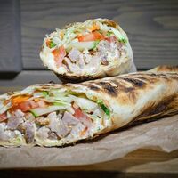 Шаурма с говяжьей вырезкой маленькая в Карэ