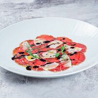 Карпаччо из говядины с пармезаном в Studio 46