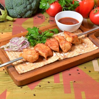 Шашлык из индейки с соусом сацебели в АйДаБаран по цене 750 ₽