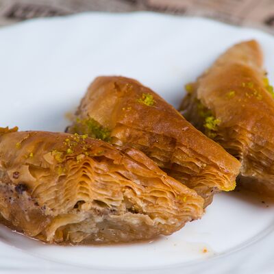 Пахлава ромбик в Пироги чуду по цене 90 ₽