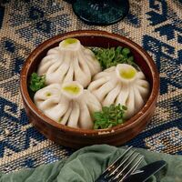 Хинкали с кавказскими сулугуни и соусом песто в ШБ Next