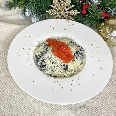 Спагетти Нерро в икорном соусе и красной икрой в Debaton по цене 660