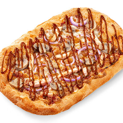 Пицца Чикен BBQ Римское в Domino Pizza по цене 789 ₽