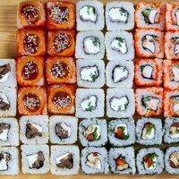 Сет Восток в Love Rolls