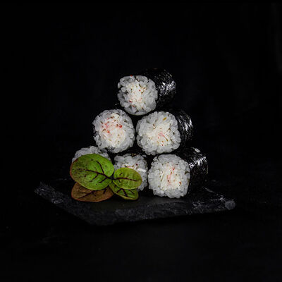 Кани маки ролл (с крабом снежным) в SushiShop51 по цене 279 ₽