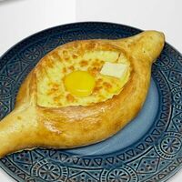 Хачапури по-аджарски в Мегрули