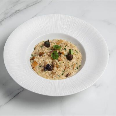 Ризотто с белыми грибами и черным трюфелем в Buffalero di Mare по цене 1950 ₽