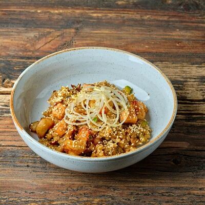 Рис с курицей и овощами с соусом Териякив BARak O’Mama по цене 350 ₽