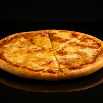 Ясливочная пепперони Пицца 32 в Фабрика кухня Пицца по цене 935 ₽