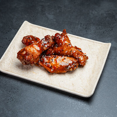 Крылья куриные в остром соусе в Честнок по цене 400 ₽