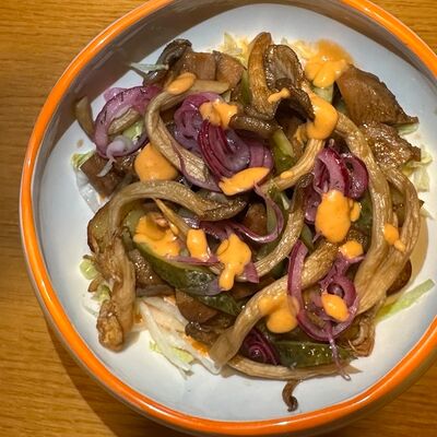 Салат с языком и грибами в Чайхана по цене 670 ₽