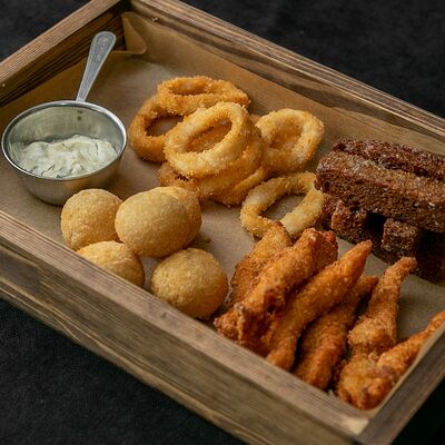 Короб к пиву №2 в Daddys pub по цене 1295 ₽