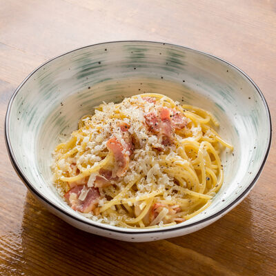 Спагетти Карбонара в Perbacco Italian Restobar по цене 870 ₽