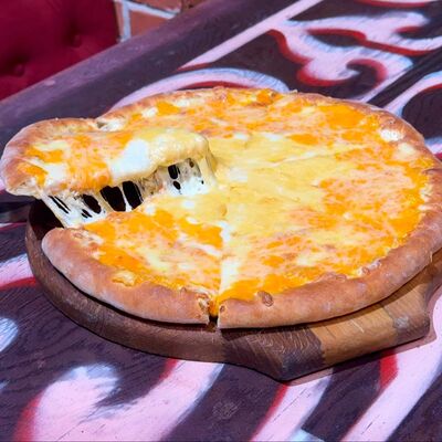 Пицца 4-Сыра в Чайхана Кишлак по цене 899 ₽