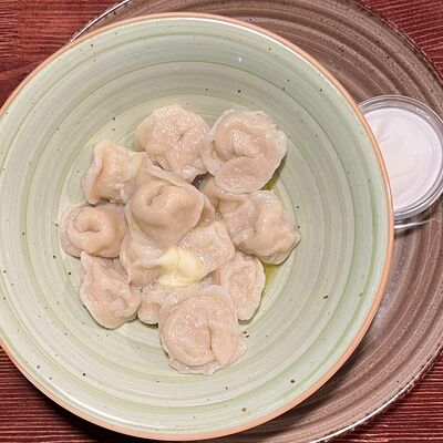 Куриные пельмени со сметаной в Маркс по цене 395 ₽