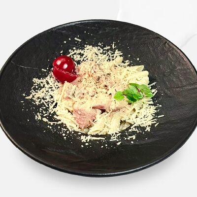 Пенне с лососем в Caviar по цене 920 ₽