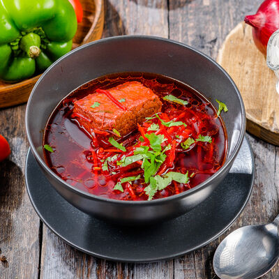 Борщ с телятиной в Роял Палас по цене 350 ₽