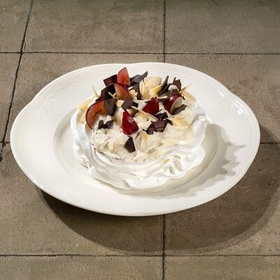 Десерт Павлова в Ачарули по цене 680 ₽