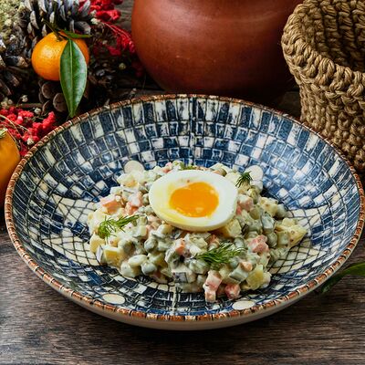 Оливье с говяжьим языком в Дэда по цене 600 ₽