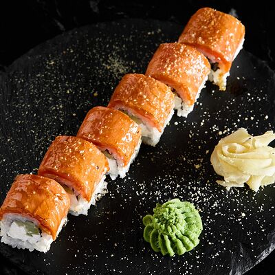 Ролл Филадельфия татаки с лососем в Look lounge по цене 760 ₽