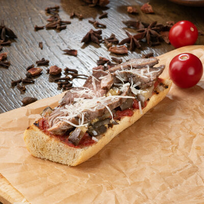 Брускетта с говядиной в Соседи Home Cafe по цене 595 ₽