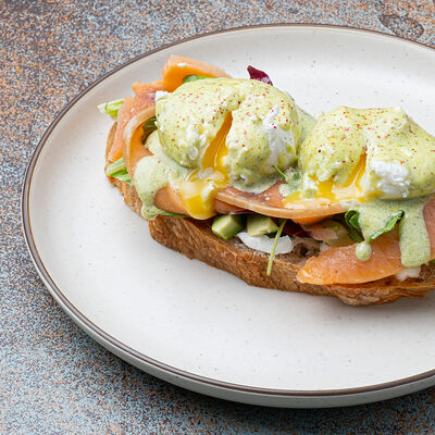 Бенедикт с лососем и авокадо в Темп по цене 990 ₽