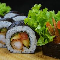 Ролл с темпурной креветкой в Shef Sushi