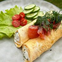 Яичный блин с лососем и зеленью в Choco.cake.hand