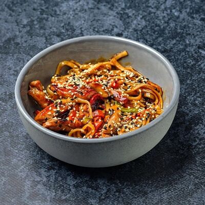 Лапша удон со свининой в Mesto Sushi & Grill по цене 550 ₽