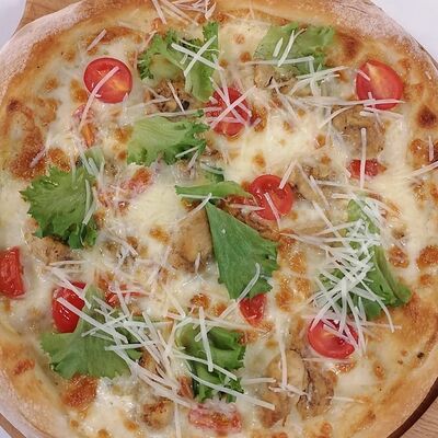 Пицца Цезарь в Перчим & солим по цене 940 ₽